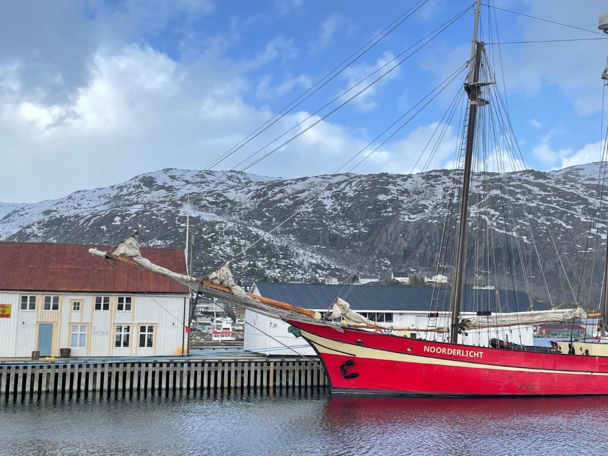 1. Etg I Dampskipsbrygga, Lodingen Havn Екстер'єр фото
