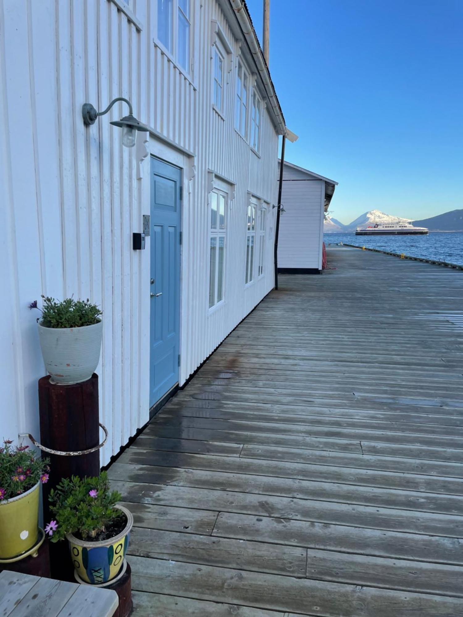 1. Etg I Dampskipsbrygga, Lodingen Havn Екстер'єр фото