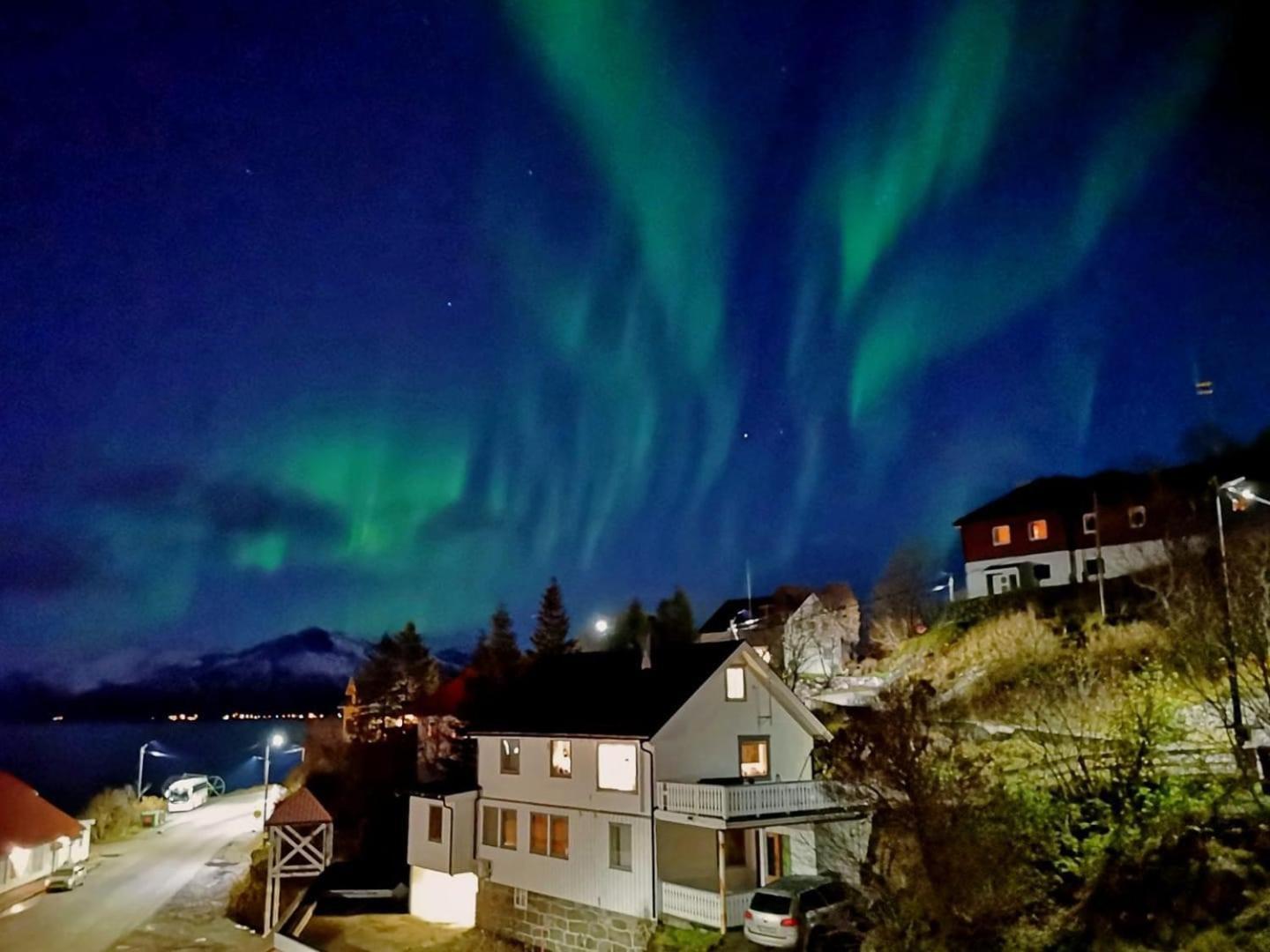 1. Etg I Dampskipsbrygga, Lodingen Havn Екстер'єр фото
